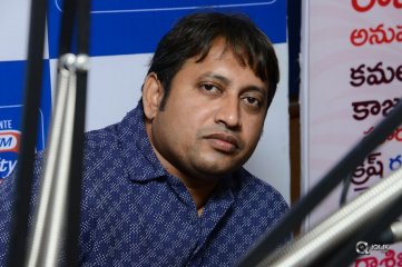 Mahanubhavudu Movie Team At Radio City